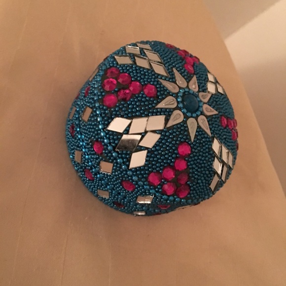 Detailed Nesting Boxes - Picture 4 of 7